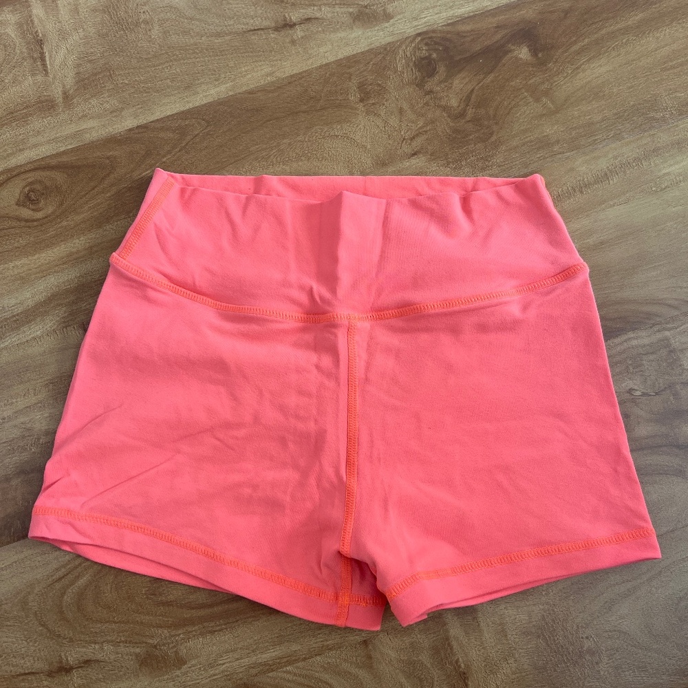 Muscle Nation Srunch mini shorts